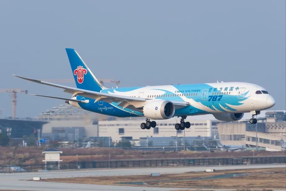 Las aerolíneas chinas amplían sus operaciones en Europa mientras sus rivales occidentales retroceden ante la crisis del combustible