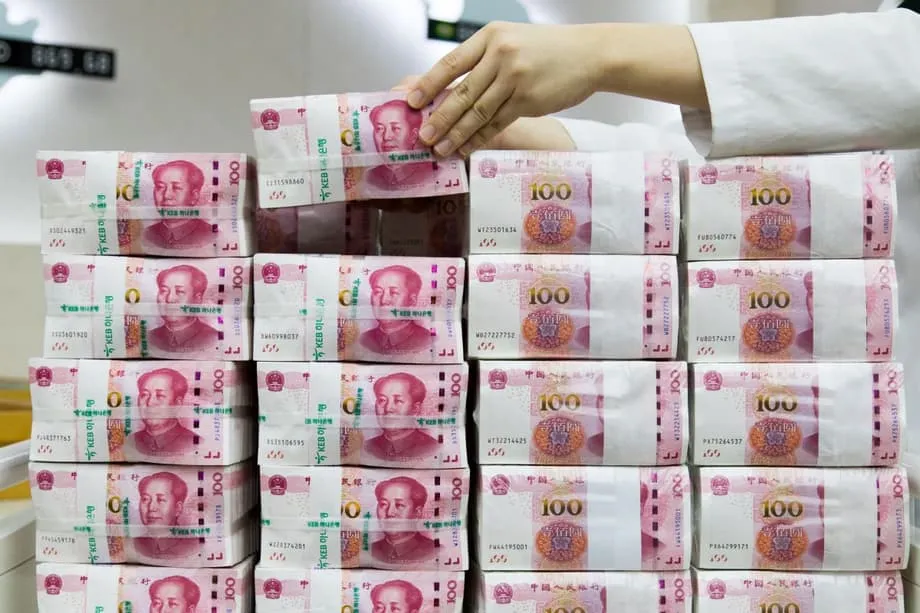 Las acciones chinas de pagos suben mientras el yuan se afianza como moneda para los peajes del estrecho de Ormuz