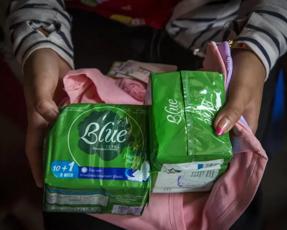 La junta militar de Myanmar prohíbe los productos menstruales y afirma que los rebeldes los usan con fines médicos mientras se agrava la crisis humanitaria