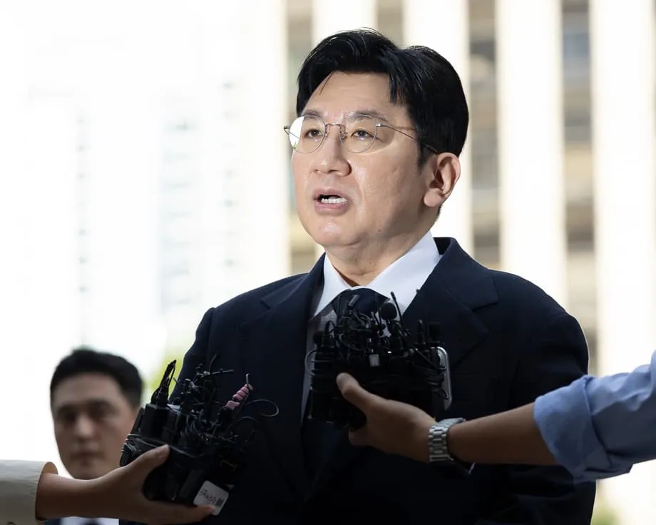 El magnate del K-pop Bang Si-hyuk podría ser detenido por presunto fraude de 136 millones de dólares relacionado con una salida a bolsa