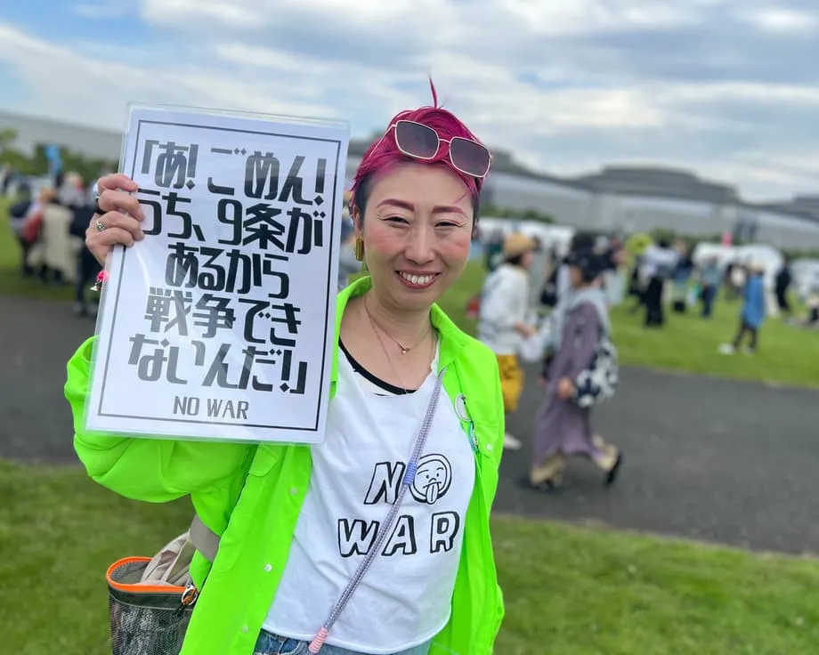 Protestas multitudinarias desafían el intento de Japón de revisar su Constitución pacifista