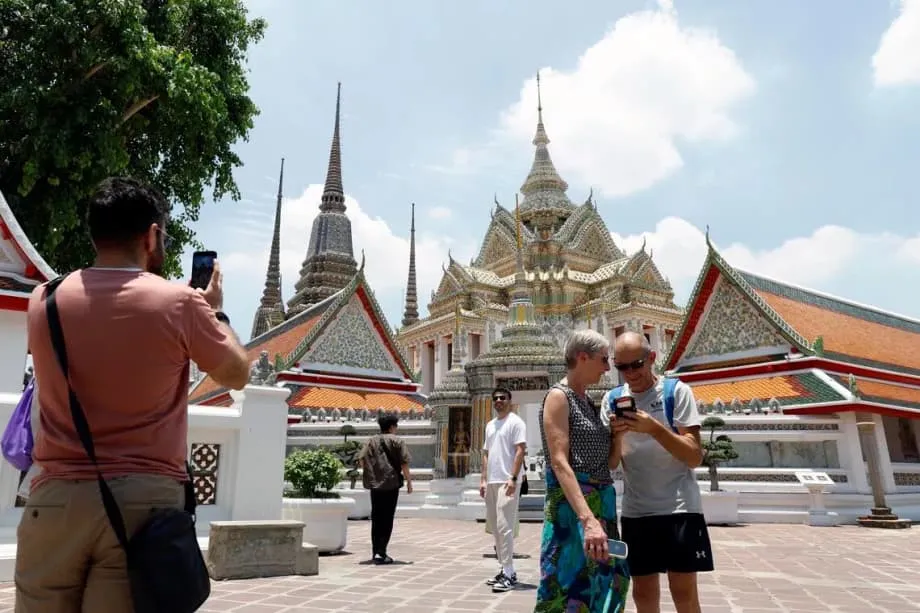 Tailandia declara tolerancia cero ante el comportamiento indebido de turistas en una operación nacional
