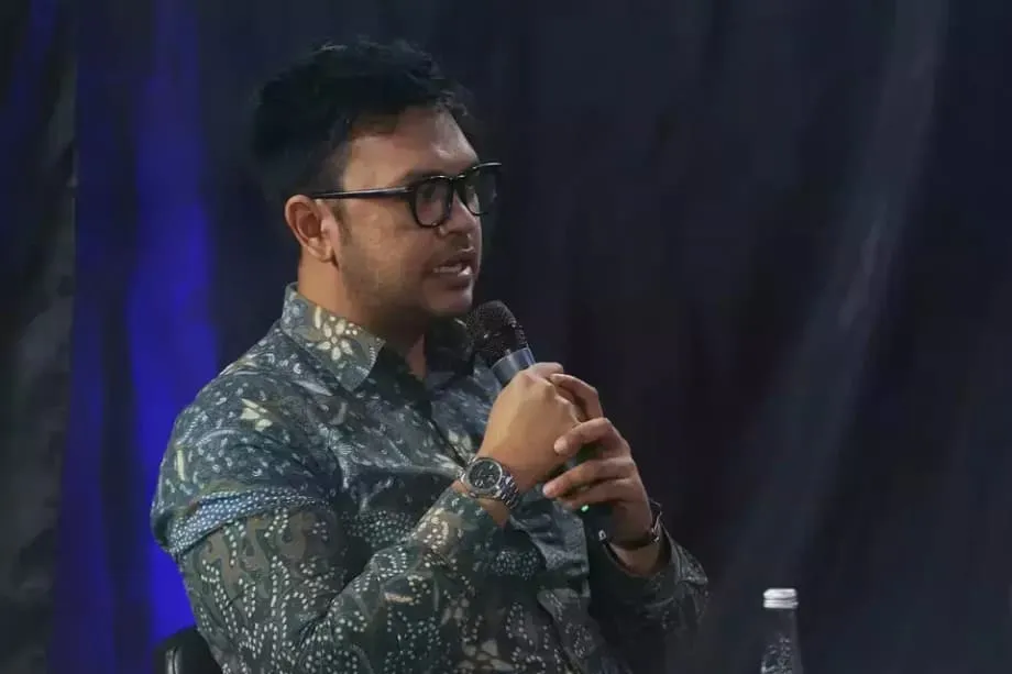 La rupia indonesia se desploma a un mínimo histórico mientras se agravan las debilidades fiscales y estructurales