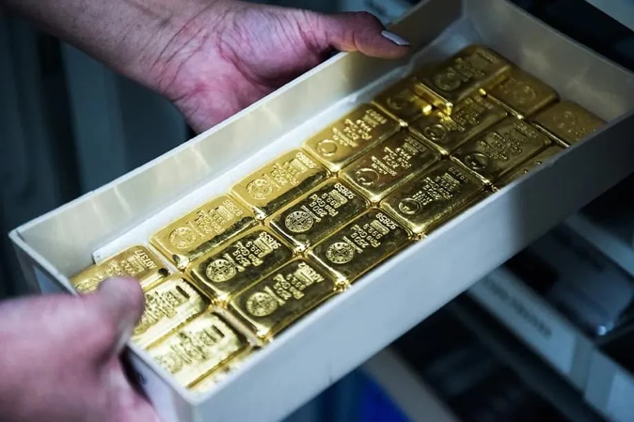 Hong Kong y Singapur compiten por el liderazgo del comercio de oro en Asia
