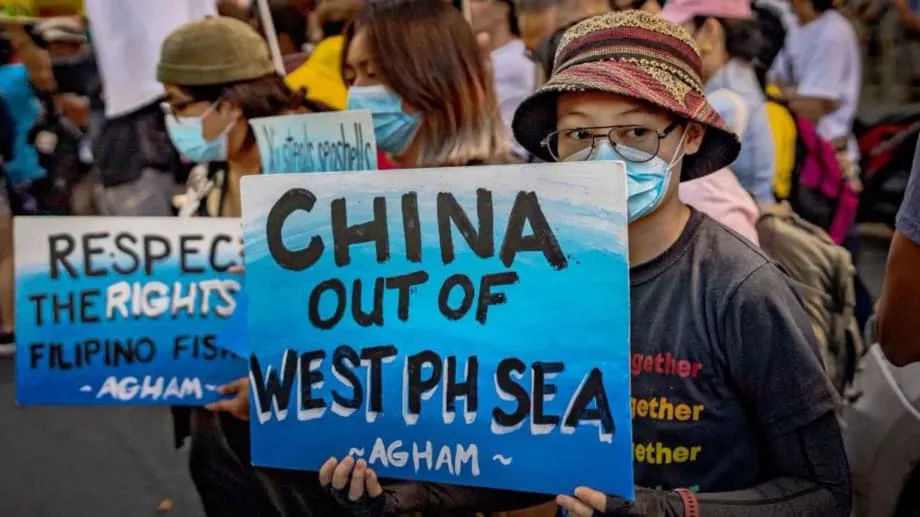 Filipinas expresan indignación por propaganda racista generada con IA y difundida por medios estatales chinos en la disputa del mar de China Meridional