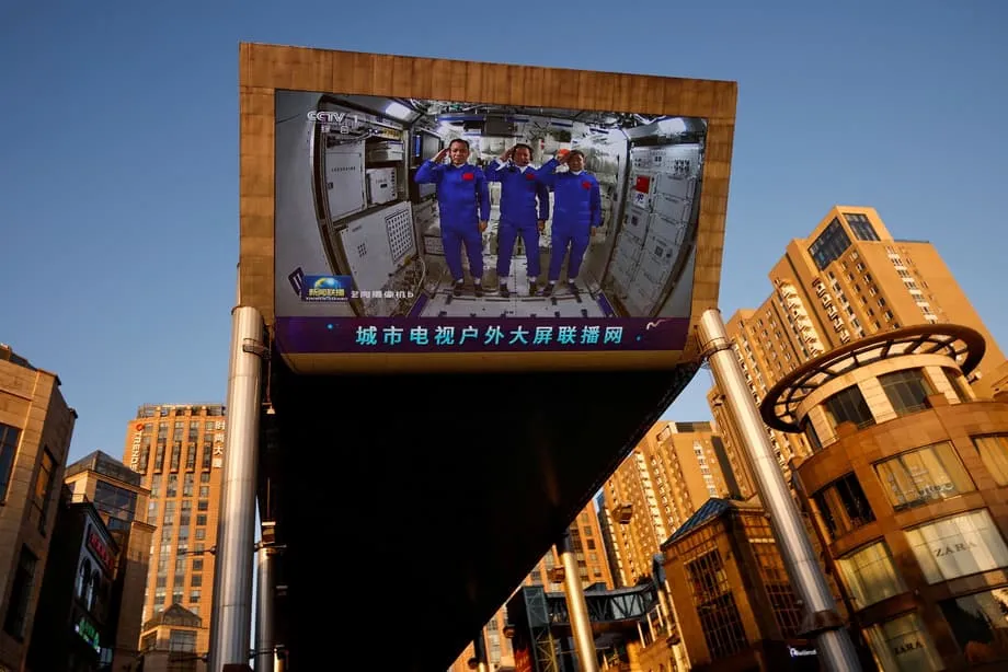 China y Estados Unidos compiten por llegar a la zona más valiosa de la Luna