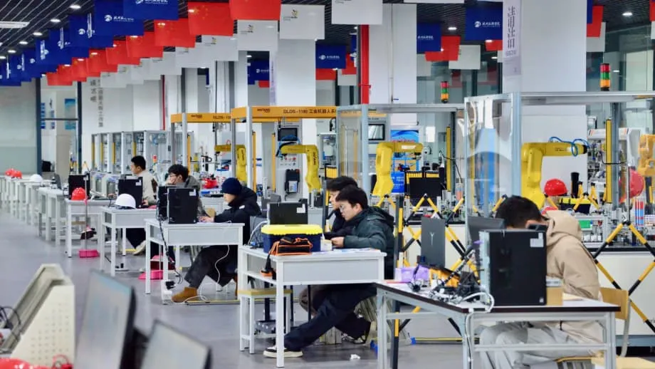 La silenciosa revolución robótica de China transforma las fábricas y el empleo