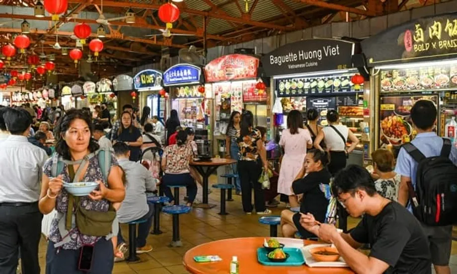 El sector gastronómico de Singapur atraviesa una fuerte rotación: 2.431 establecimientos cerraron en 2025