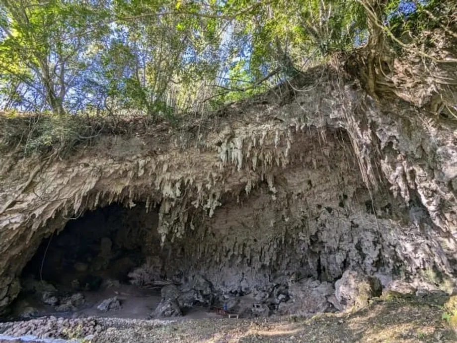 Cuatro décadas en una cueva de Java: la vida tranquila de Sudarmaji