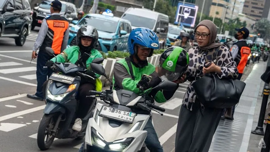 Negociaciones para una fusión entre Grab y GoTo en Indonesia: factores financieros, políticos y sociales