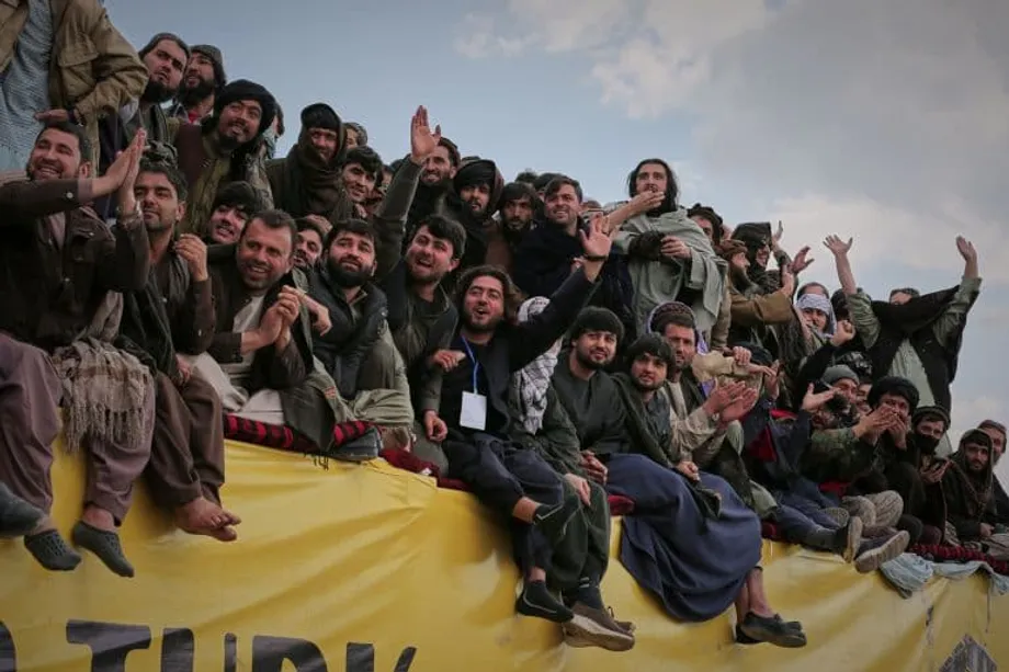 El campeonato nacional de buzkashi de Afganistán reúne a miles de personas en Kabul