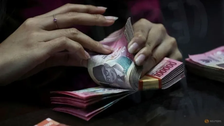 El Banco de Indonesia mantiene las tasas mientras la rupia cae a mínimos históricos