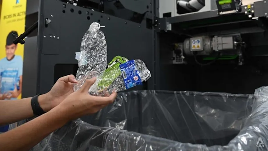 El verdadero propósito del depósito de 10 centavos para envases de bebidas en Singapur