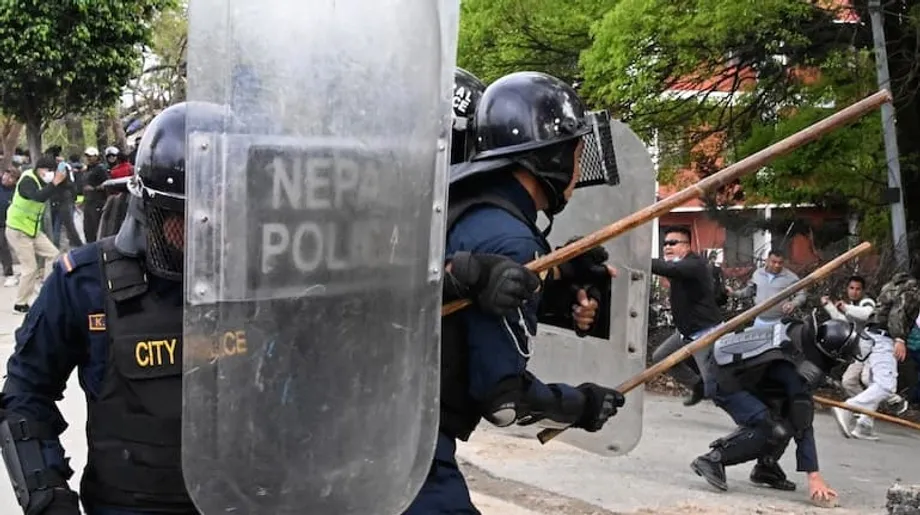 Estallan protestas en la frontera de Nepal por las estrictas medidas aduaneras sobre productos de India