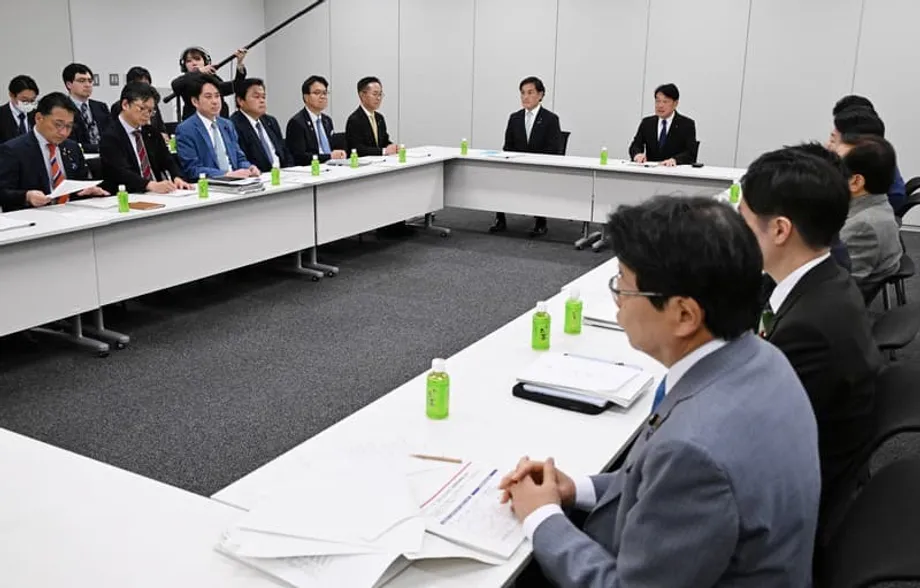 Japón sopesa aplicar un impuesto del 1% a los alimentos para evitar incumplir una promesa electoral por retrasos técnicos