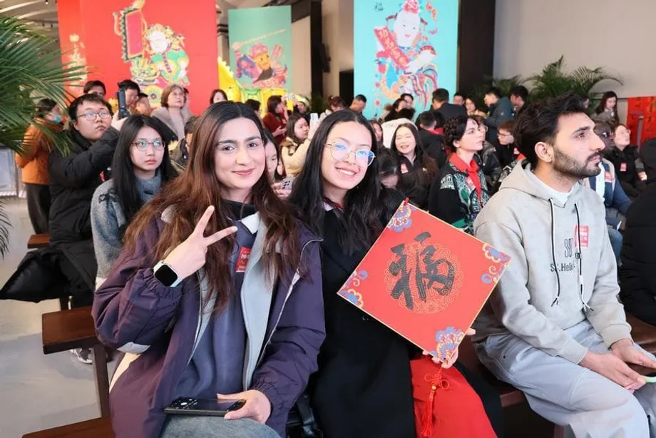 China se consolida como potencia educativa mundial con 380.000 estudiantes internacionales