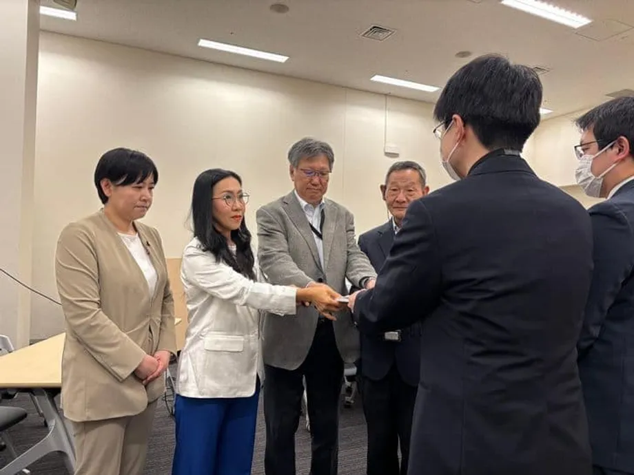 Organizaciones de derechos se manifiestan en Tokio contra la exclusión de las escuelas coreanas de la ley japonesa de protección de la infancia
