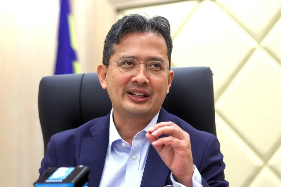 Malaysia Sets RM2,000 Minimum Wage for June 2027, With Smaller Firms Given More Time