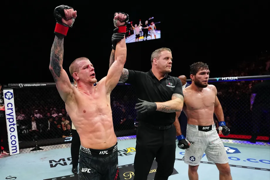 Grant Dawson Ends Nurullo Aliev's Unbeaten Run at UFC 333 as Tajik Fighter Leaves in Wheelchair