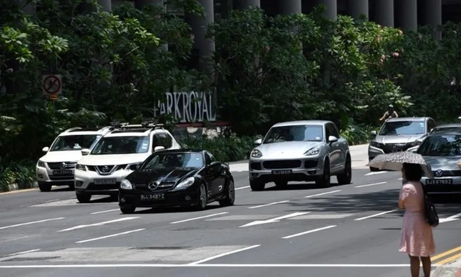 Por qué Singapur es la ciudad más cara del sudeste asiático para comprar un automóvil: claves del informe de Julius Baer